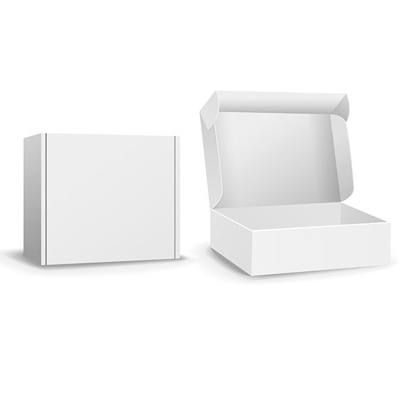 Verpackungsbeispiel, weißer Faltkarton im geschlossenen und geöffnetem Zustand